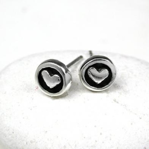 heart in circle silver studs